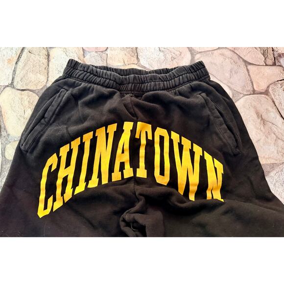 CHINATOWN MARKET BAGGY JOGGERS - Picture 3 of 8
